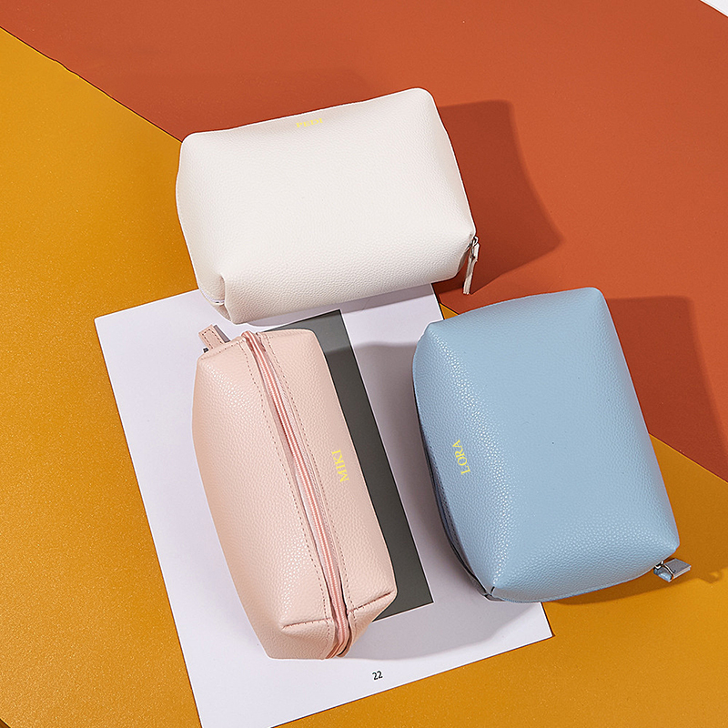 Bolsa de cosméticos de cuero P - Luxury Bags Names reseña y precio