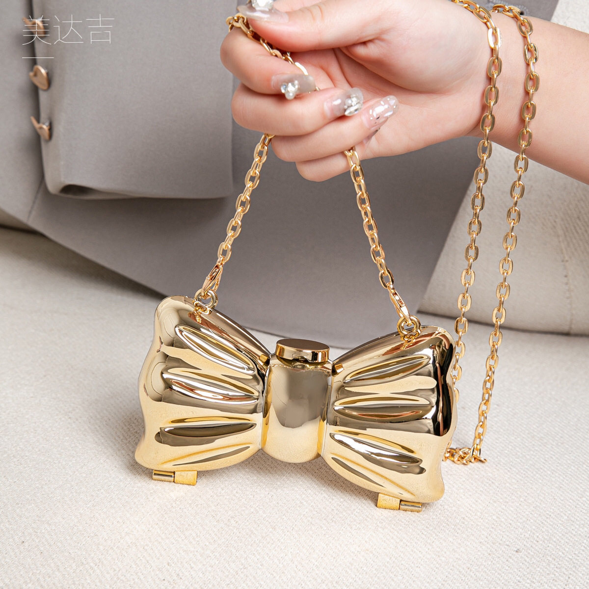 Bolso de mano mini con forma d - Luxury Bags Mini reseña y precio
