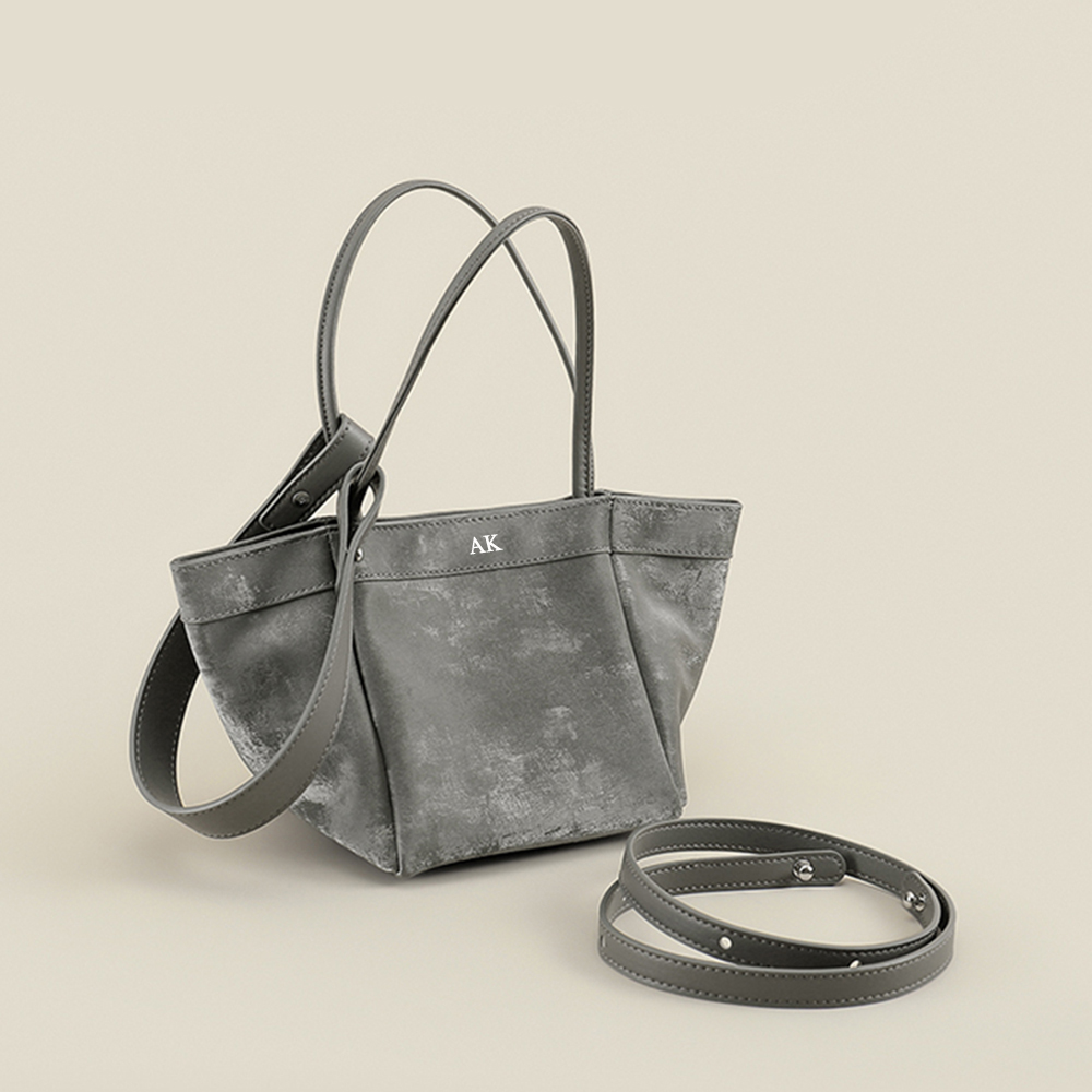 Bolso tipo cubo de seda a la m - Luxury Bags Names reseña y precio